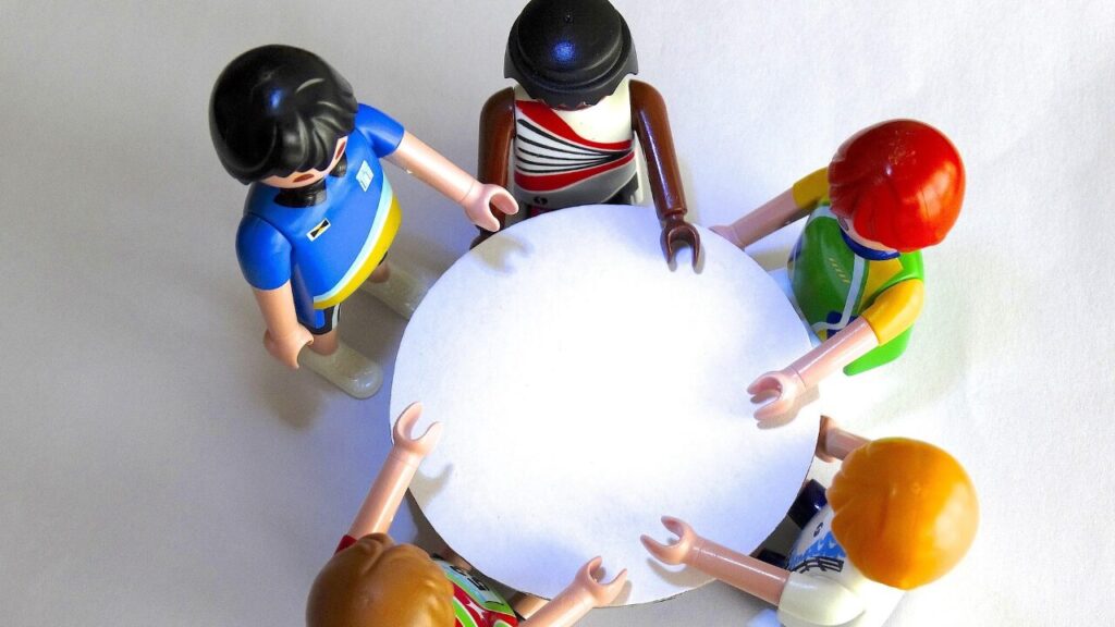 2. 情報のバトンをつなぐ：전하다 vs 전달하다