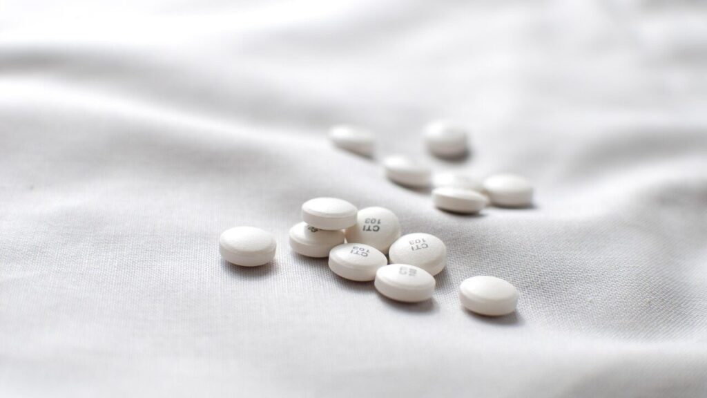 약을 먹다（薬を飲む）