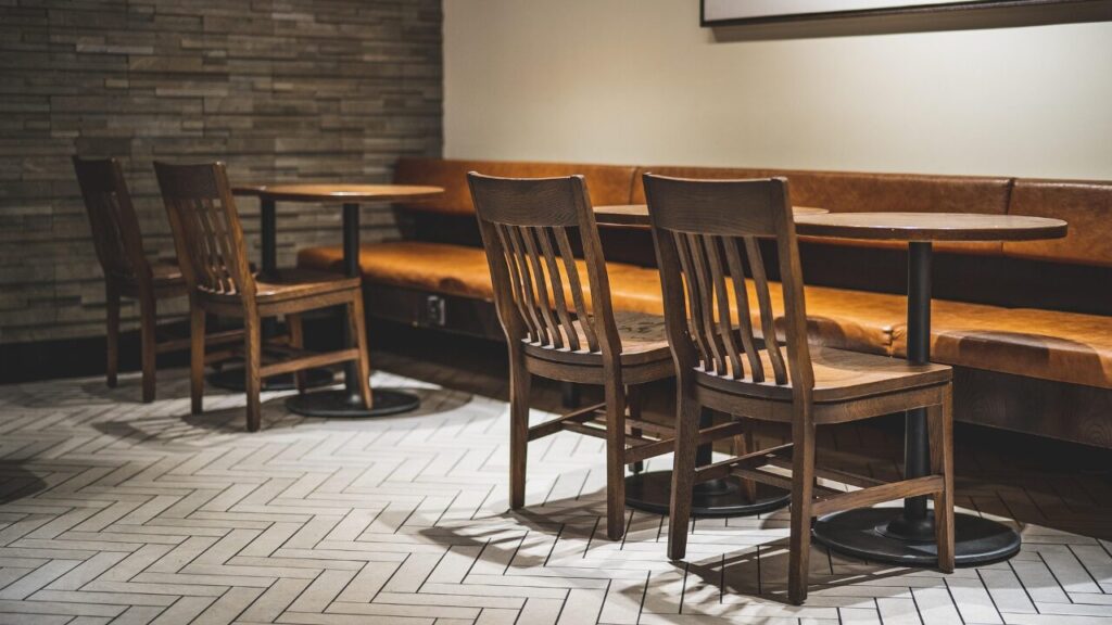 座席や場所を「確保する・取る」